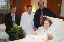 Lilly Charlotte, das 1500. Baby 2011 im St. Joseph-Stift