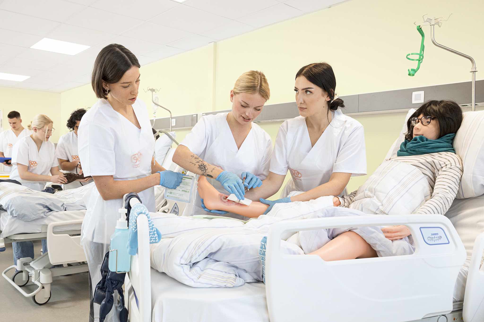 Pflegebildung Bremen SkillsLab Akutpflege NikolaiWolff